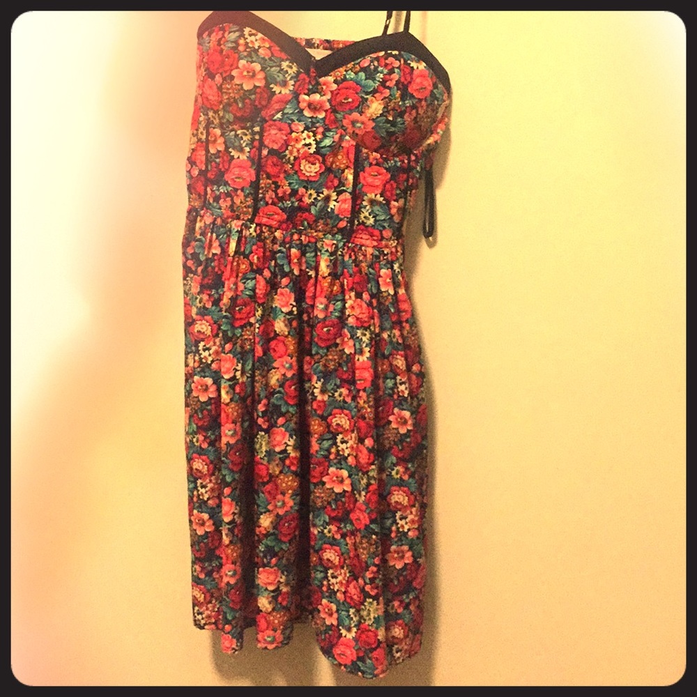 Band of Gypsies, sweetheart neck floral dress
